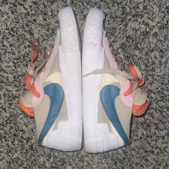 Nike
x sacai x Kaws Blazer Low "Reed" sneakers. Size 10. - Picture 6 of 7